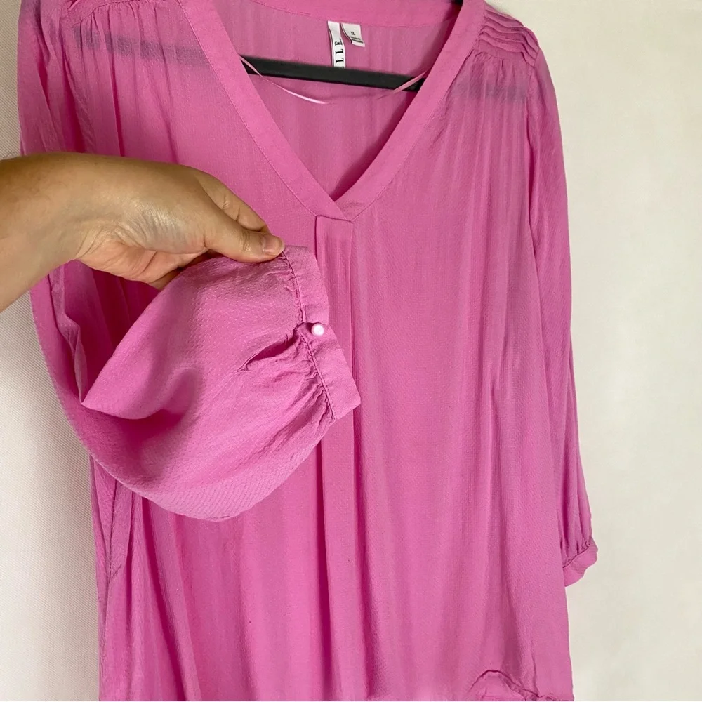Elle Pink Flutter Sleeve Blouse Relaxed Style v-neck blouse top - Picture 7 of 9